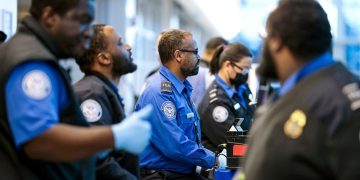 TSA workers brace for missed paychecks as Democrats hold firm on DHS funding