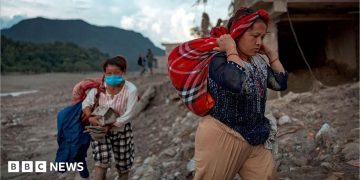 Nepal floods latest: Death toll exceeds 700 as terrain and rains make aid delivery ‘extremely difficult’
