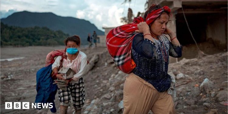 Nepal floods latest: Death toll exceeds 700 as terrain and rains make aid delivery ‘extremely difficult’