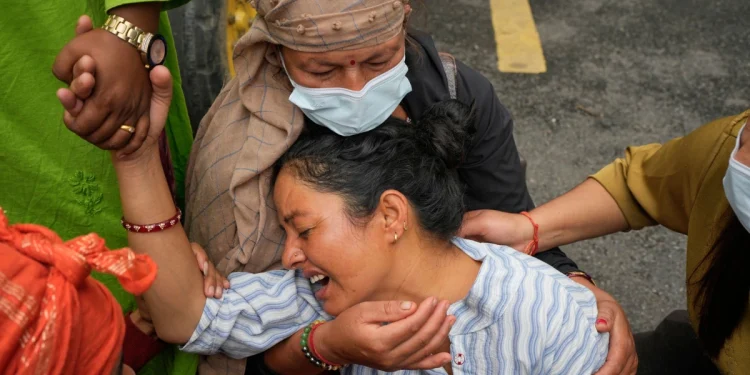 Nepal floods death toll tops 900, as number of missing nearly doubles to more than 4,200