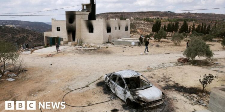 Israeli settlers attack West Bank village and block Palestinian family’s return home
