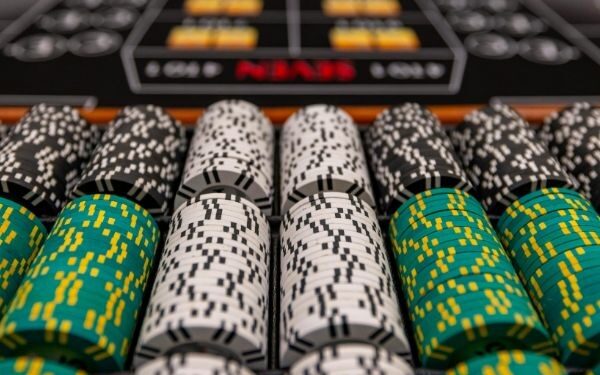 Are Younger Generations ‘Giving Up’ on Investing and Using Gambling Sites to Build Wealth?