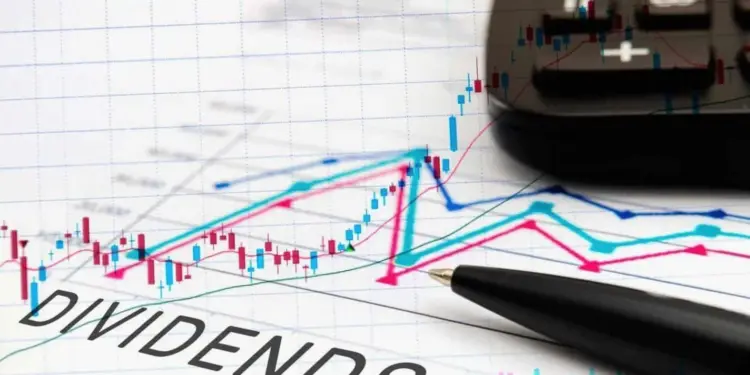 Balancing High Yields Against Market Volatility in the Quest for Passive Income