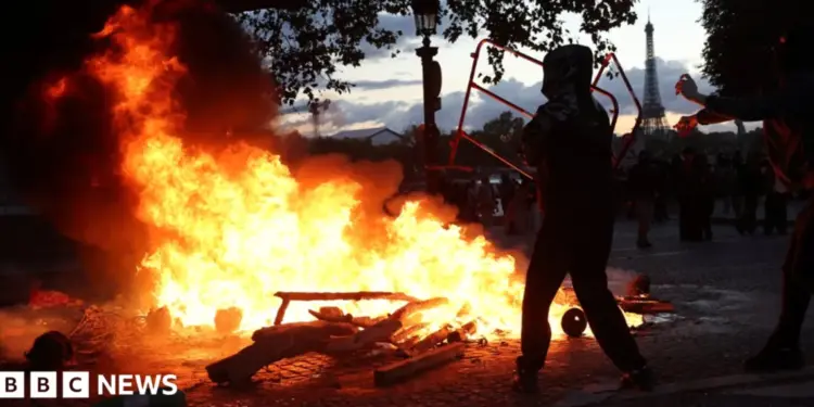 Chaos Grips French Cities as Political Divide Deepens Amid Violent Protests