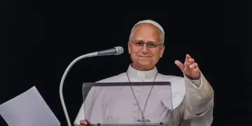 Pontiff Returns To Public Eye After Lung Cancer Surgery